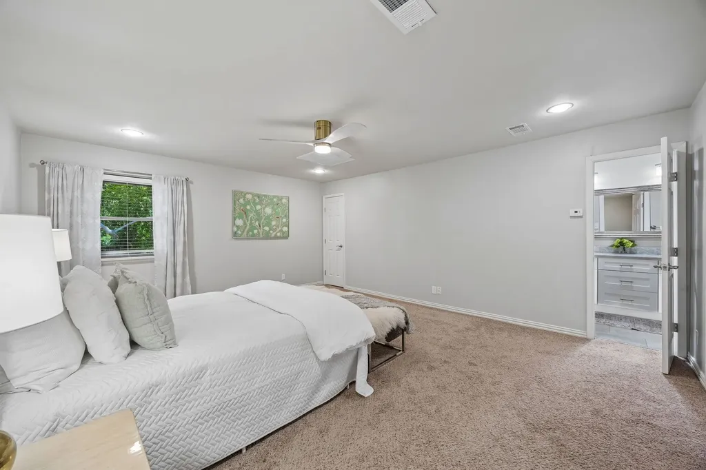9605 Crestedge Drive Dallas TX 75238
