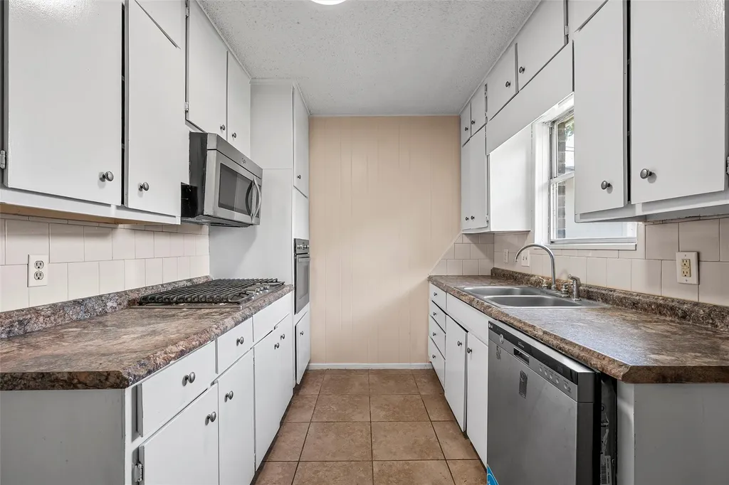 549 Dison Drive Robinson TX 76706