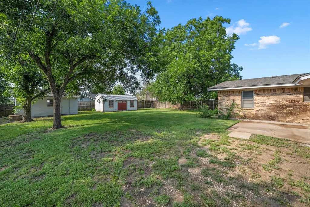 111 E Dawn Drive Robinson TX 76706