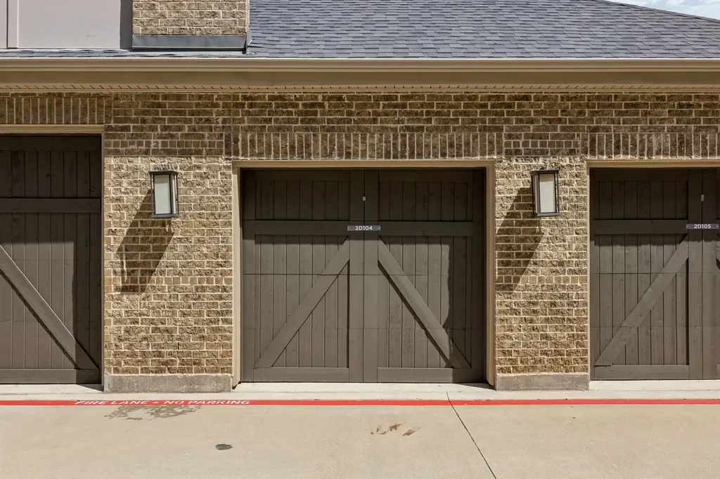 1735 Wittington Place Farmers Branch TX 75234