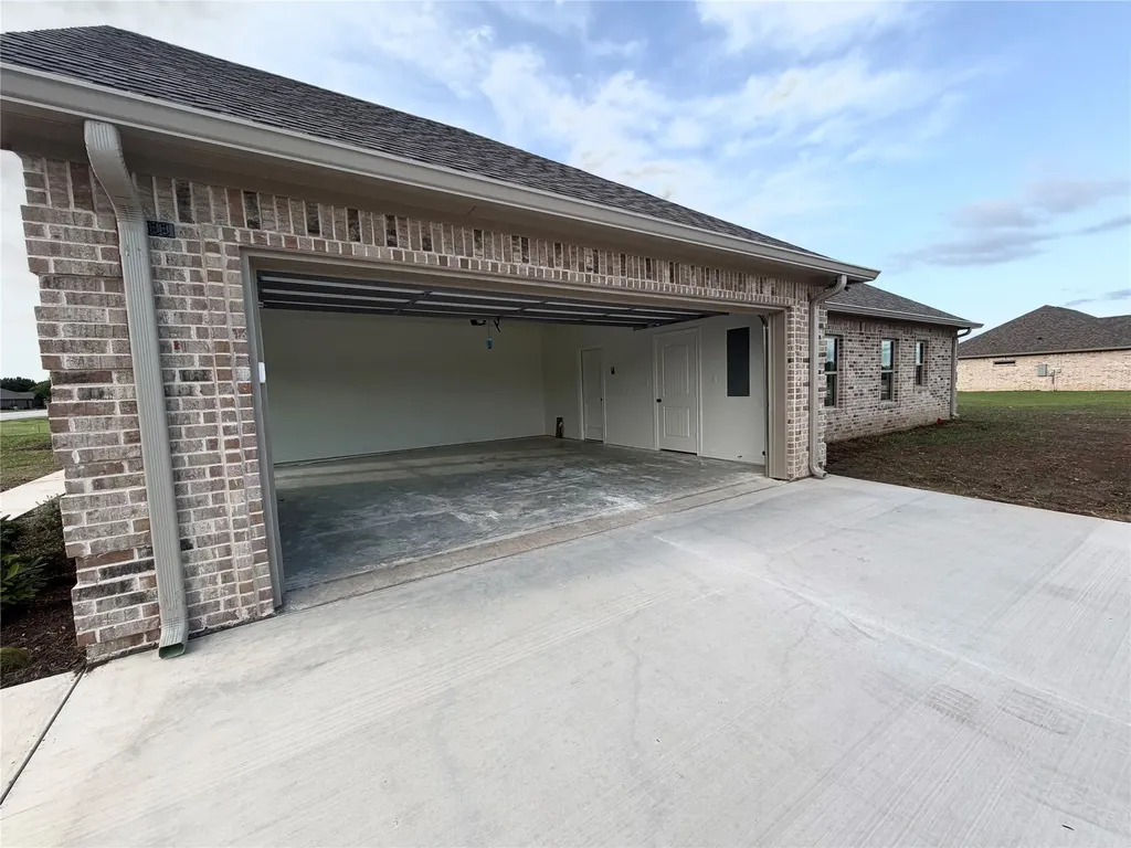 501 John Jr Drive Lindsay TX 76250