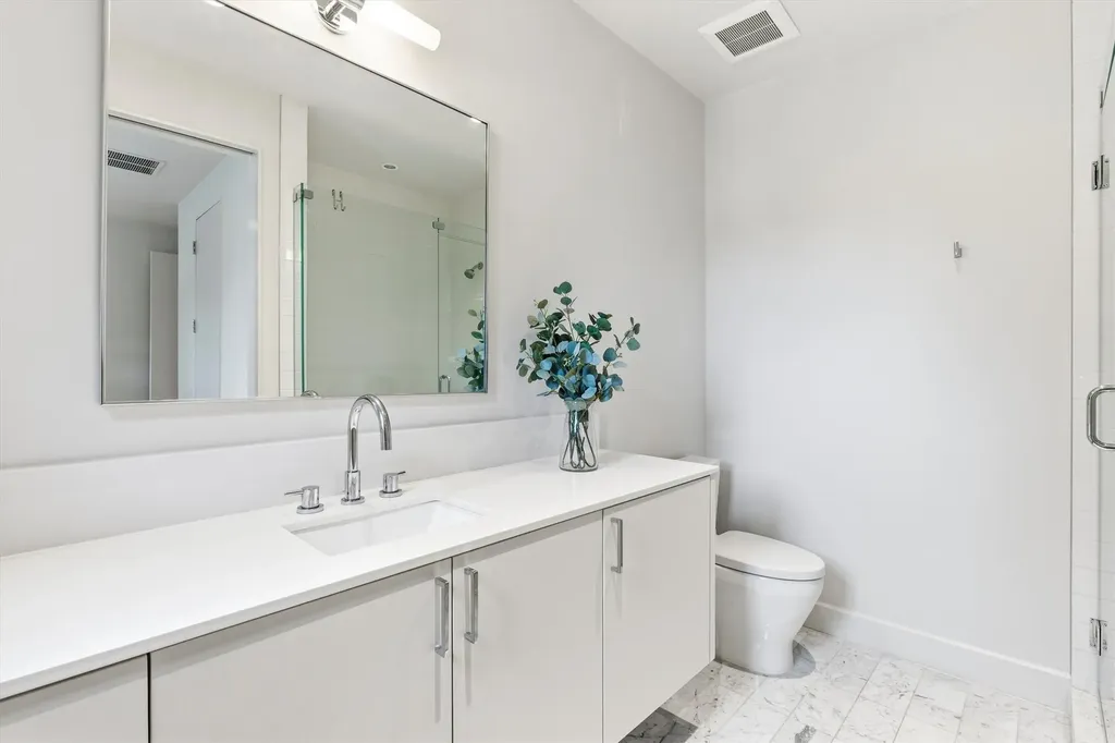 3867 Van Ness Lane Dallas TX 75220