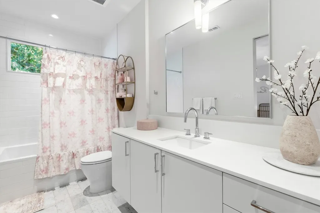 3867 Van Ness Lane Dallas TX 75220