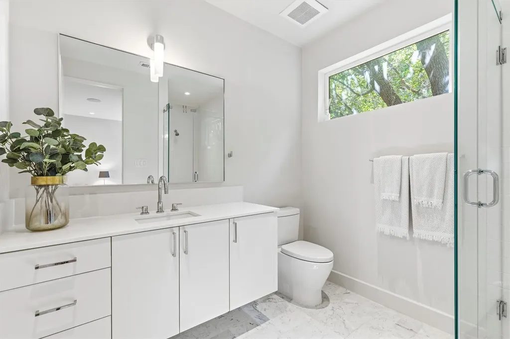3867 Van Ness Lane Dallas TX 75220