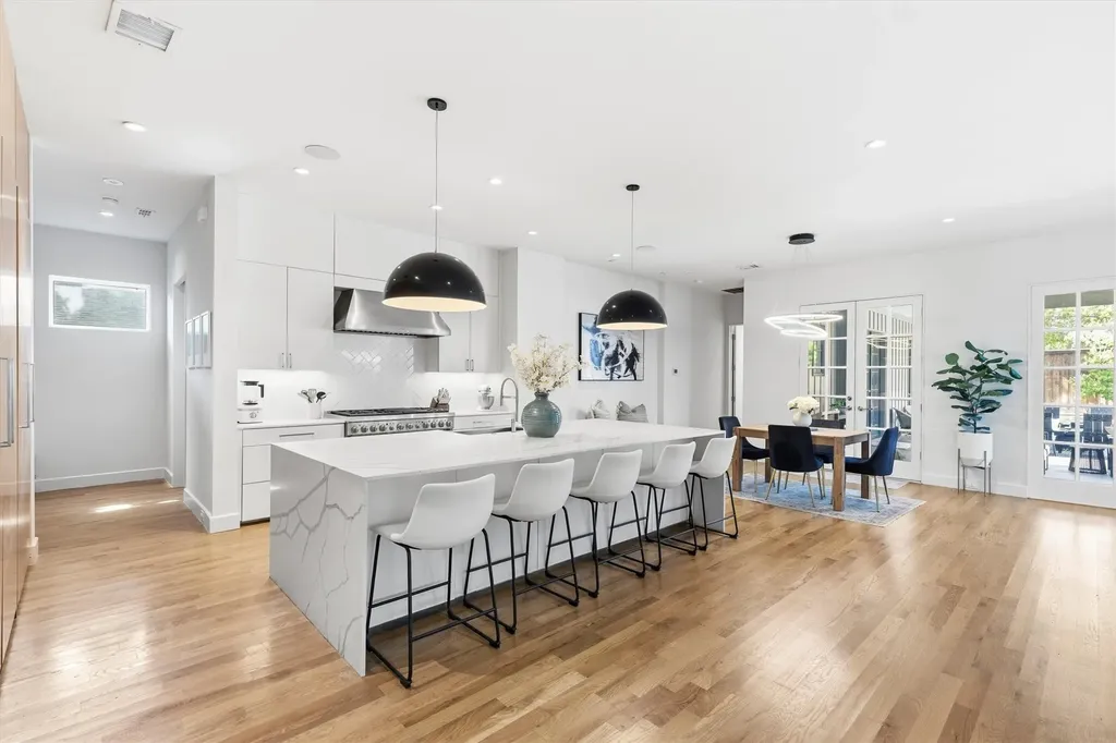 3867 Van Ness Lane Dallas TX 75220