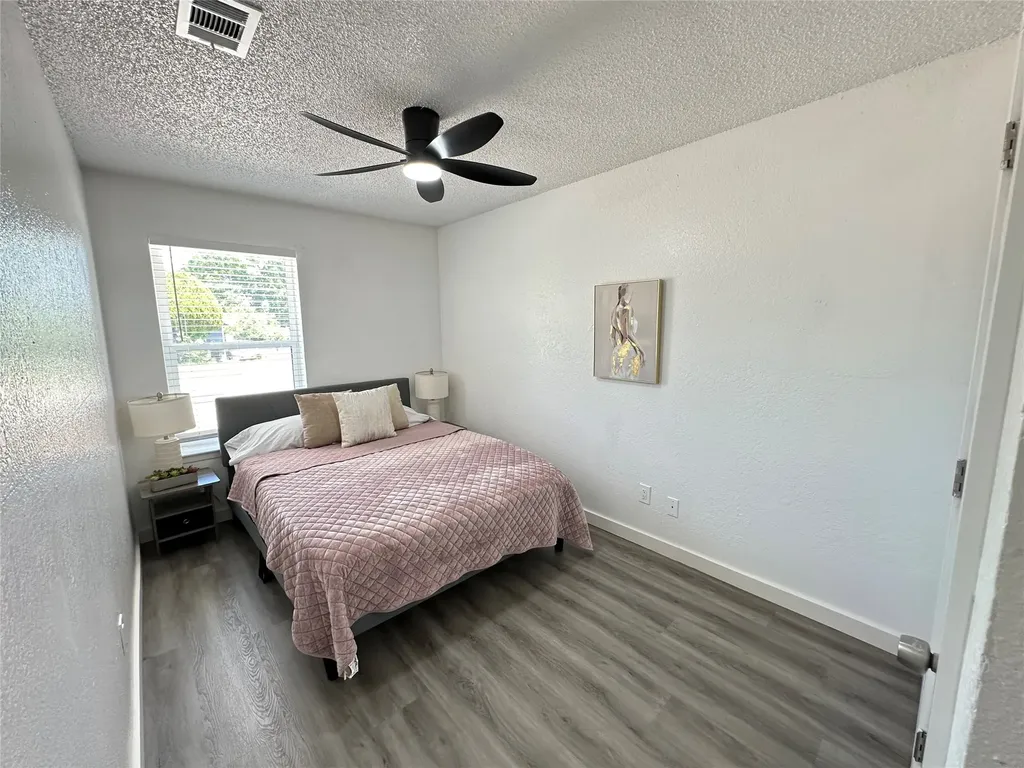 809 W Broadus Avenue Fort Worth TX 76115