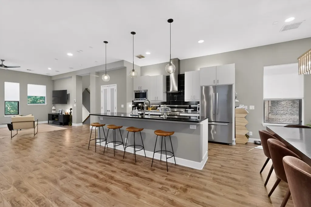 1717 Annex Avenue Dallas TX 75204