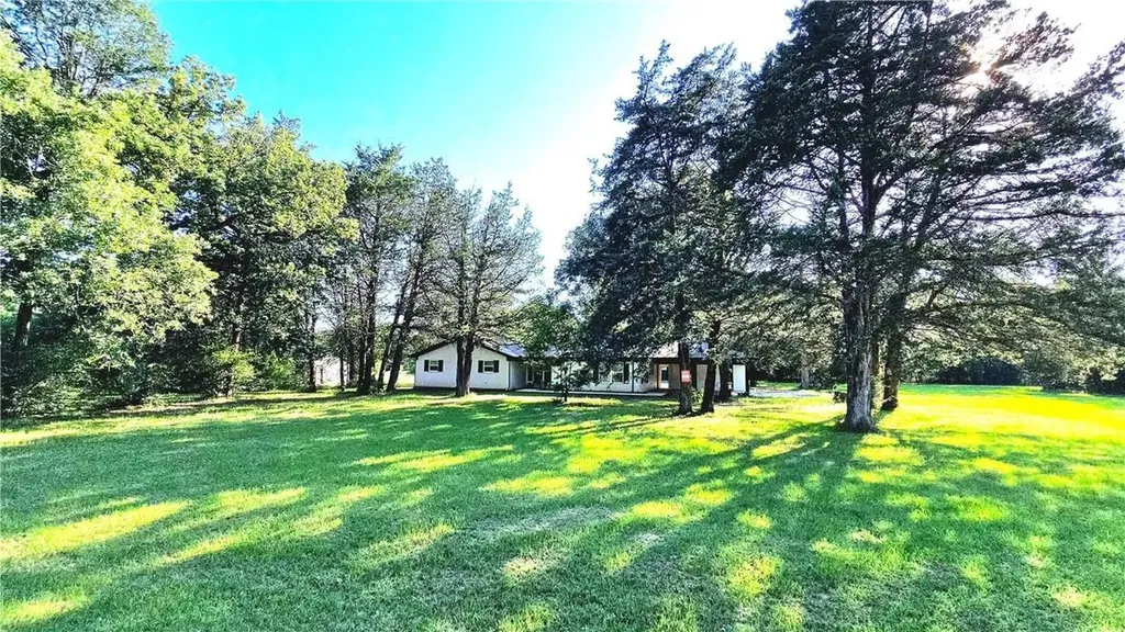 108 County Road 1102 Streetman TX 75859