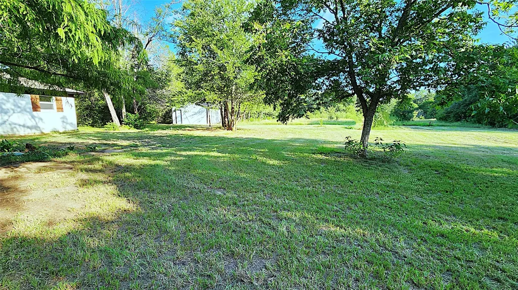 108 County Road 1102 Streetman TX 75859