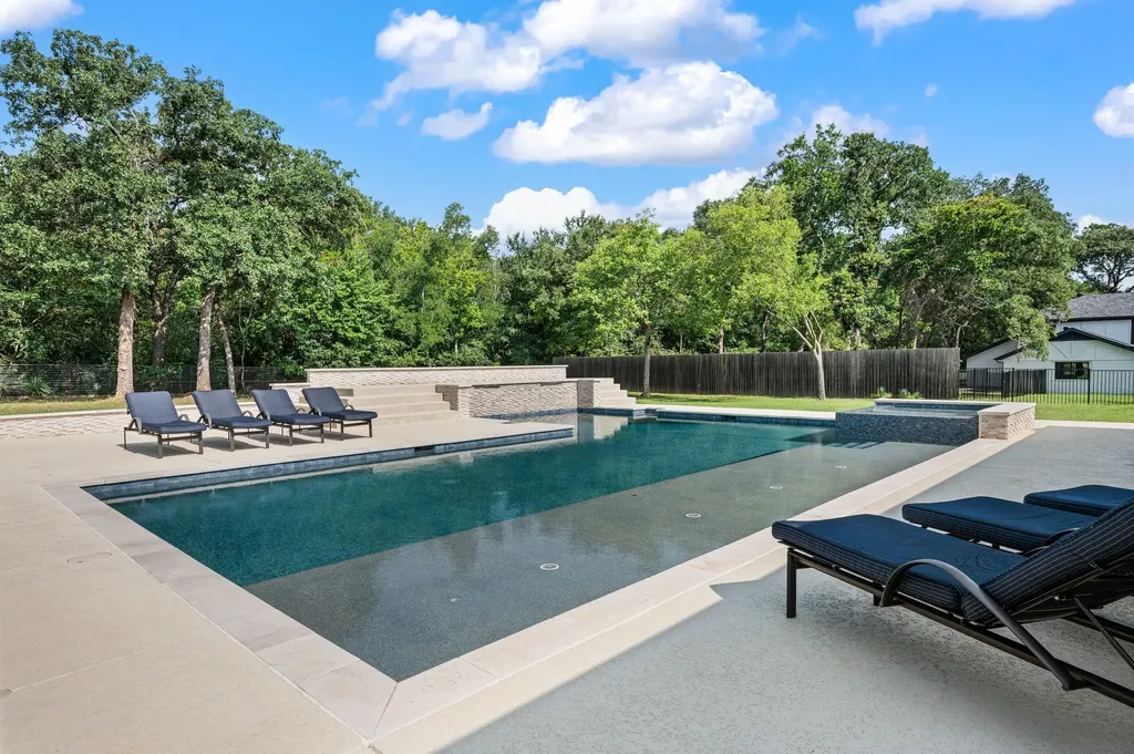 160 S Woodland Trail Double Oak TX 75077