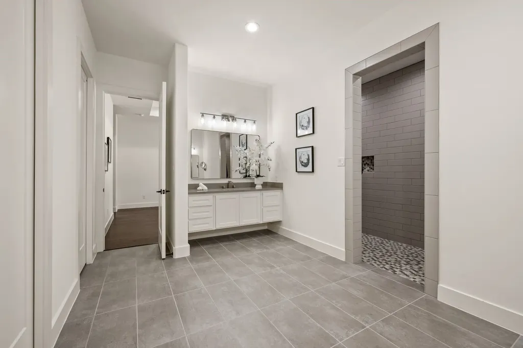 160 S Woodland Trail Double Oak TX 75077