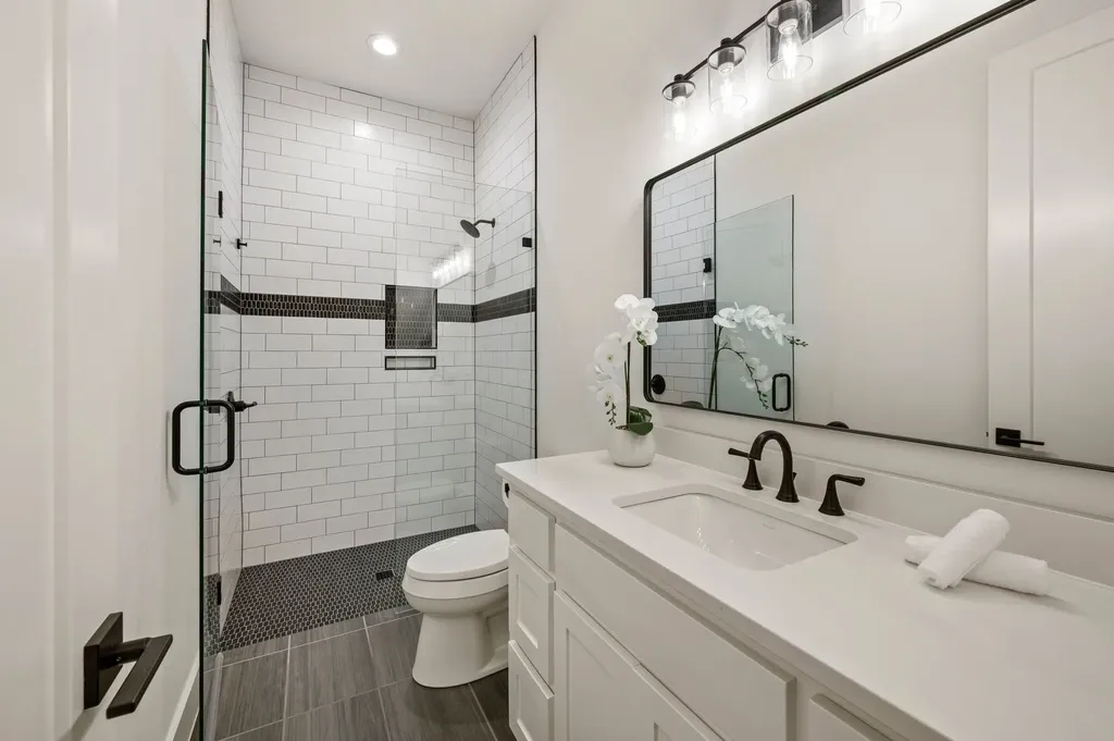 160 S Woodland Trail Double Oak TX 75077