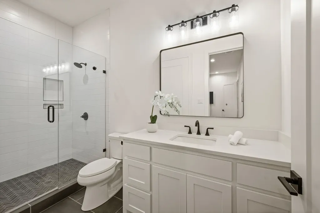 160 S Woodland Trail Double Oak TX 75077