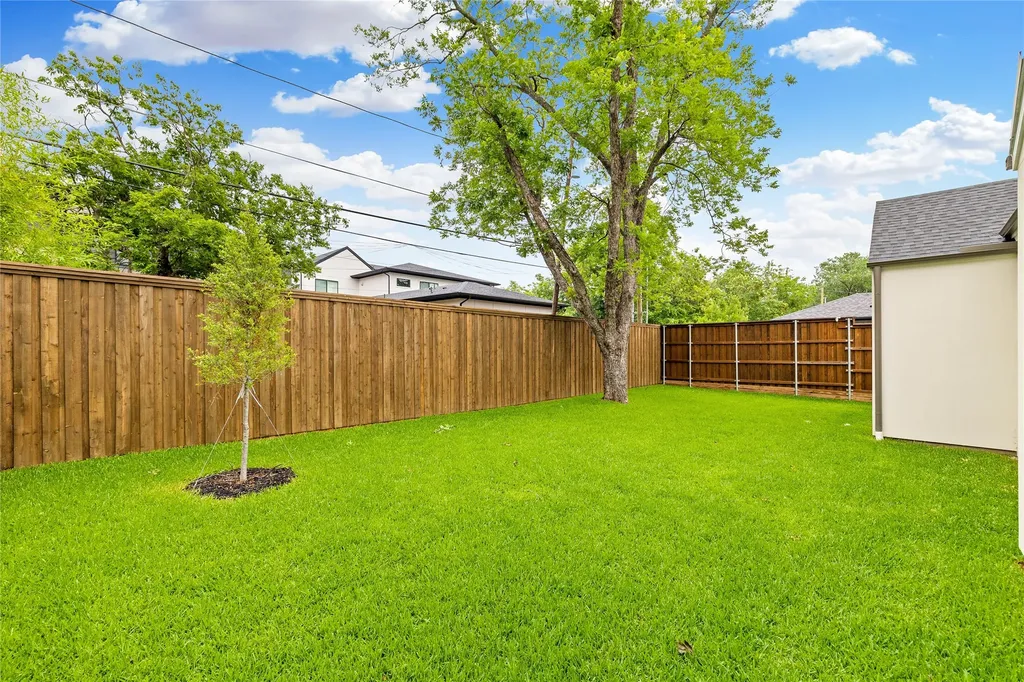 9866 Mixon Drive Dallas TX 75220