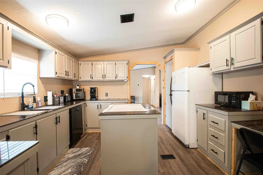 266 Hickory Hills Drive Murchison TX 75778