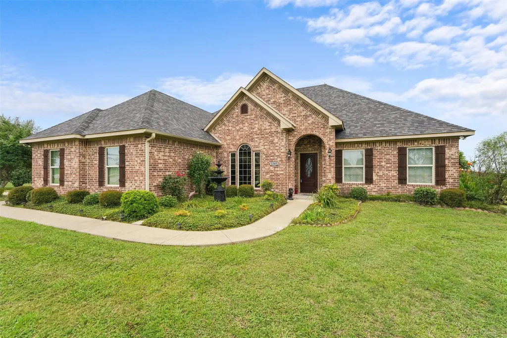 1243 Chartres Oak Ridge TX 75142