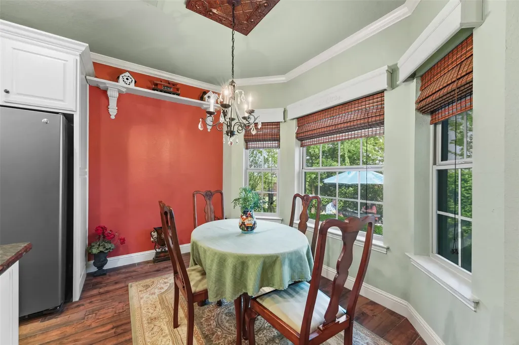 1243 Chartres Oak Ridge TX 75142
