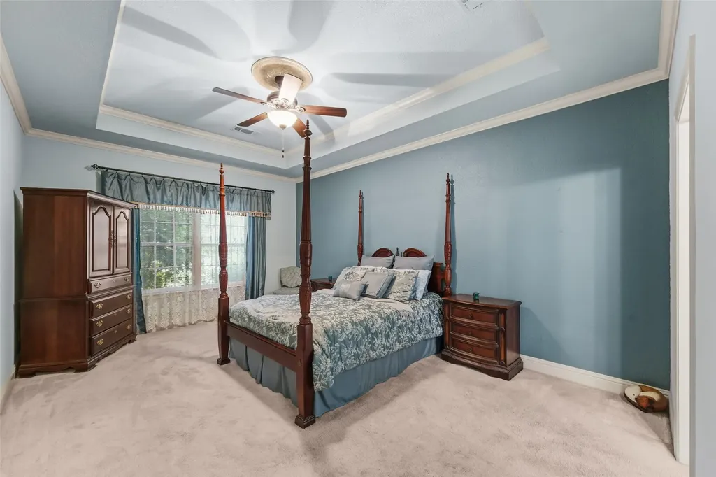1243 Chartres Oak Ridge TX 75142