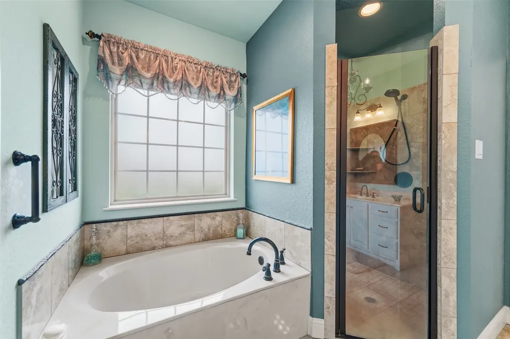 1243 Chartres Oak Ridge TX 75142