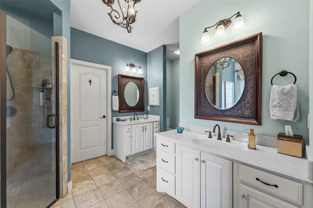 1243 Chartres Oak Ridge TX 75142