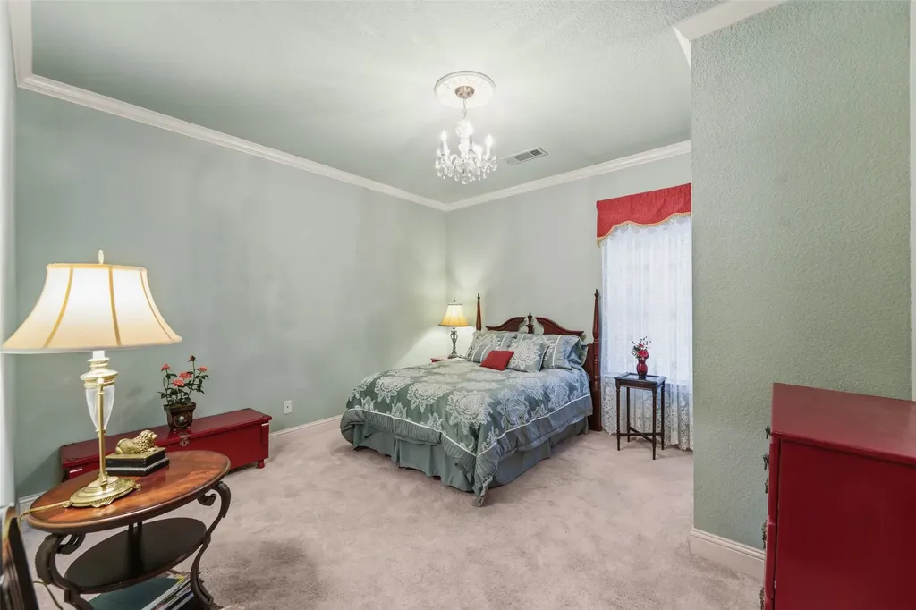 1243 Chartres Oak Ridge TX 75142