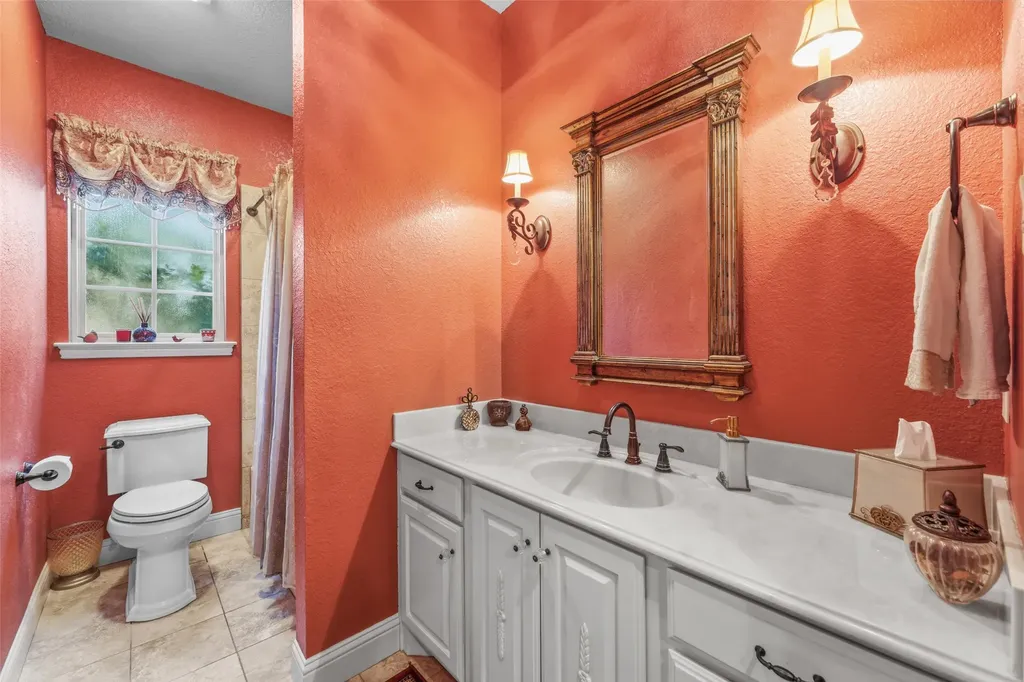 1243 Chartres Oak Ridge TX 75142