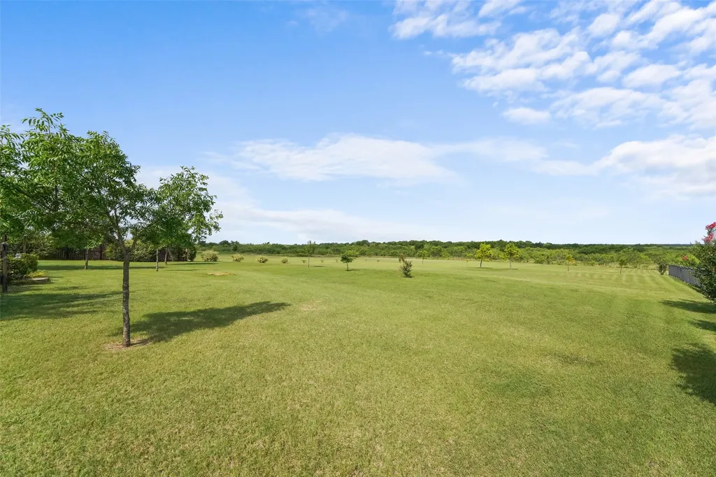 1243 Chartres Oak Ridge TX 75142