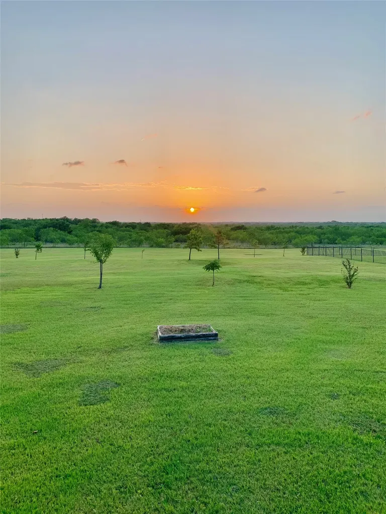 1243 Chartres Oak Ridge TX 75142
