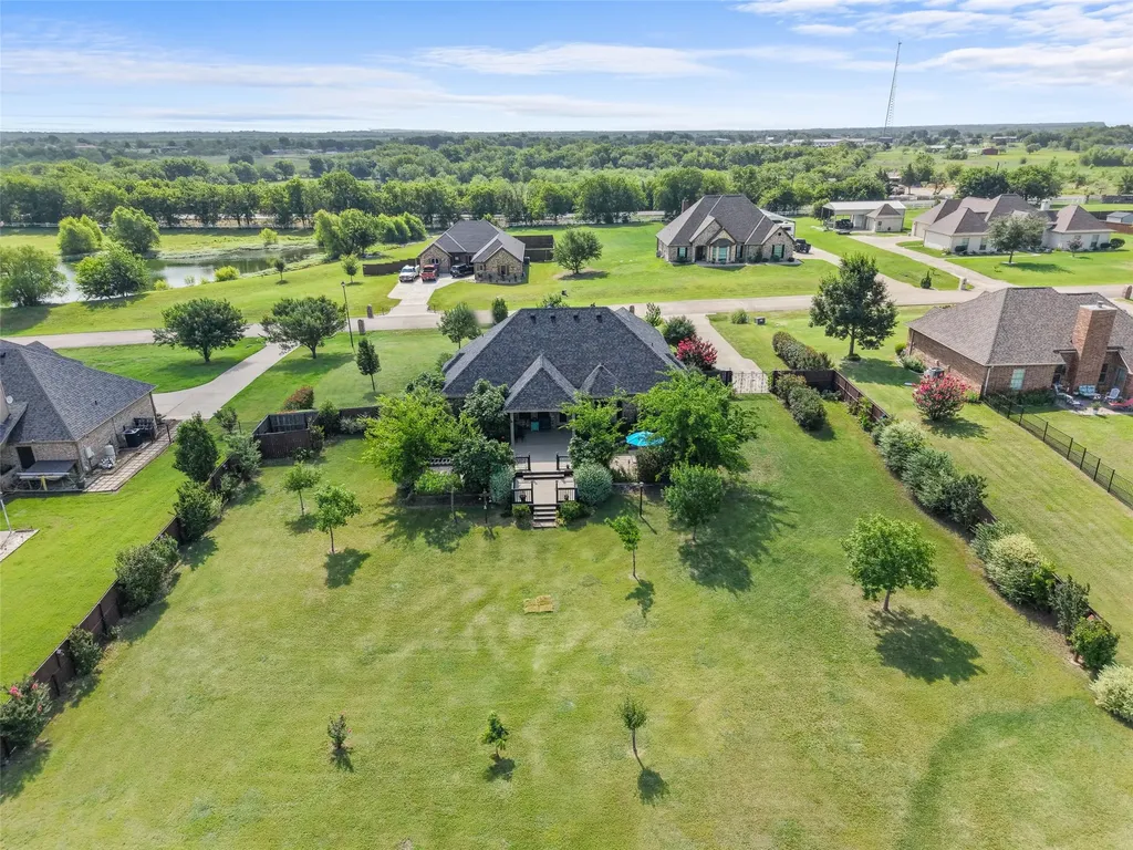1243 Chartres Oak Ridge TX 75142