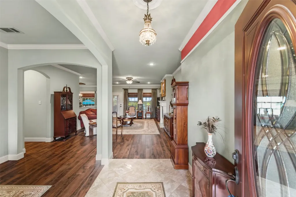 1243 Chartres Oak Ridge TX 75142