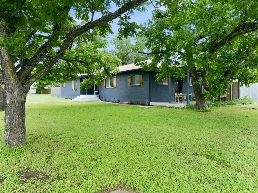 9338 5th Street Crawford TX 76638