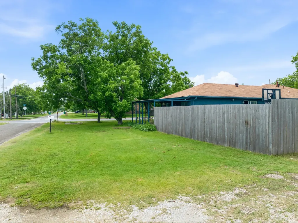 9338 5th Street Crawford TX 76638