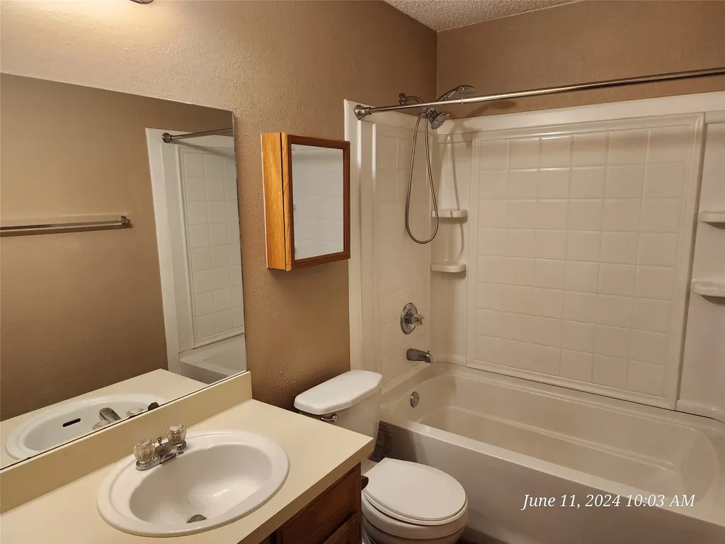 429 Thomas Street SW Burleson TX 76028