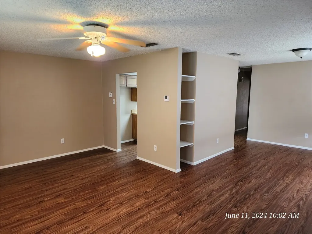 429 Thomas Street SW Burleson TX 76028
