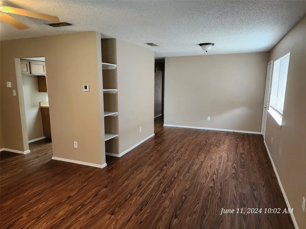 429 Thomas Street SW Burleson TX 76028