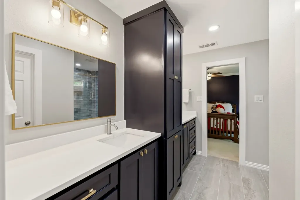 8814 Sanshire Avenue Dallas TX 75231