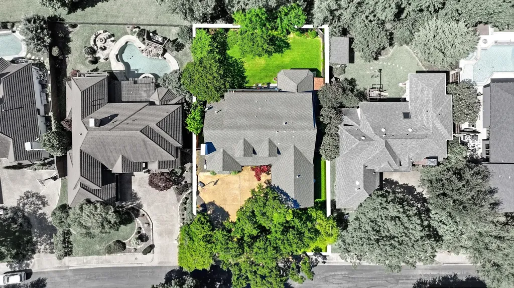 8814 Sanshire Avenue Dallas TX 75231