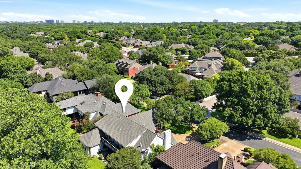 8814 Sanshire Avenue Dallas TX 75231