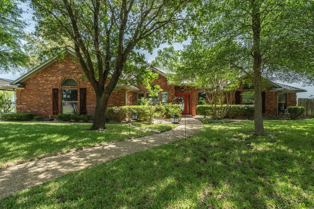 716 Retoma Park Drive Robinson TX 76706