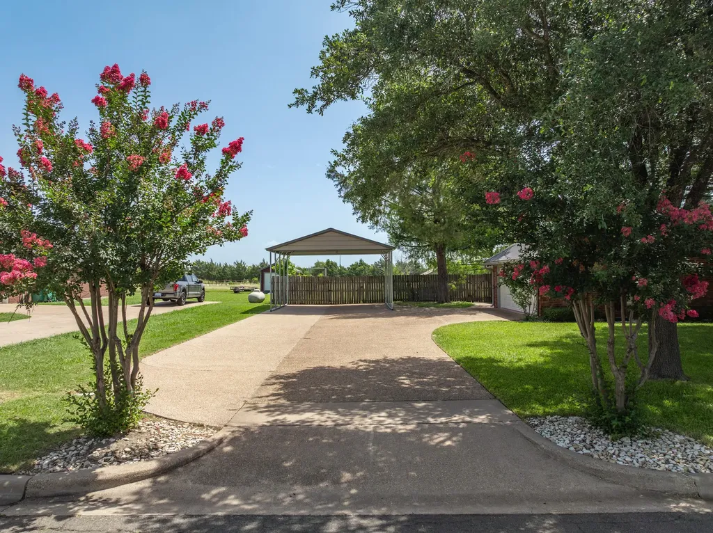 716 Retoma Park Drive Robinson TX 76706