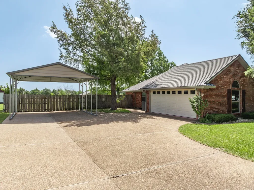 716 Retoma Park Drive Robinson TX 76706