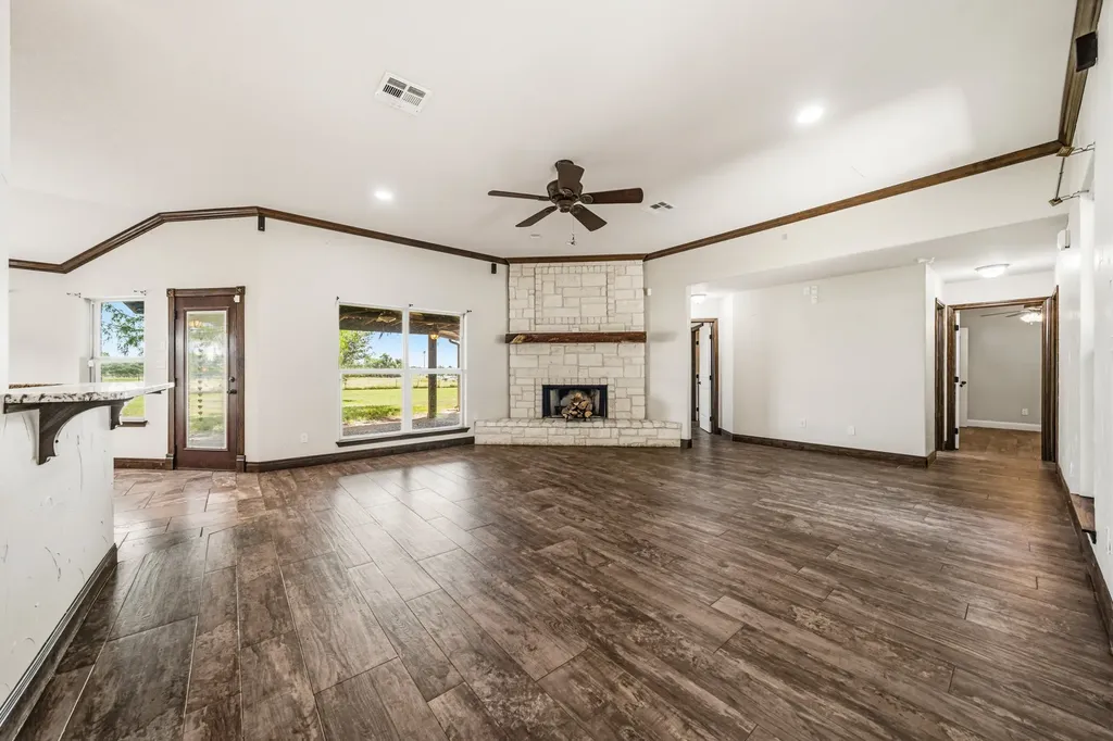 716 Retoma Park Drive Robinson TX 76706