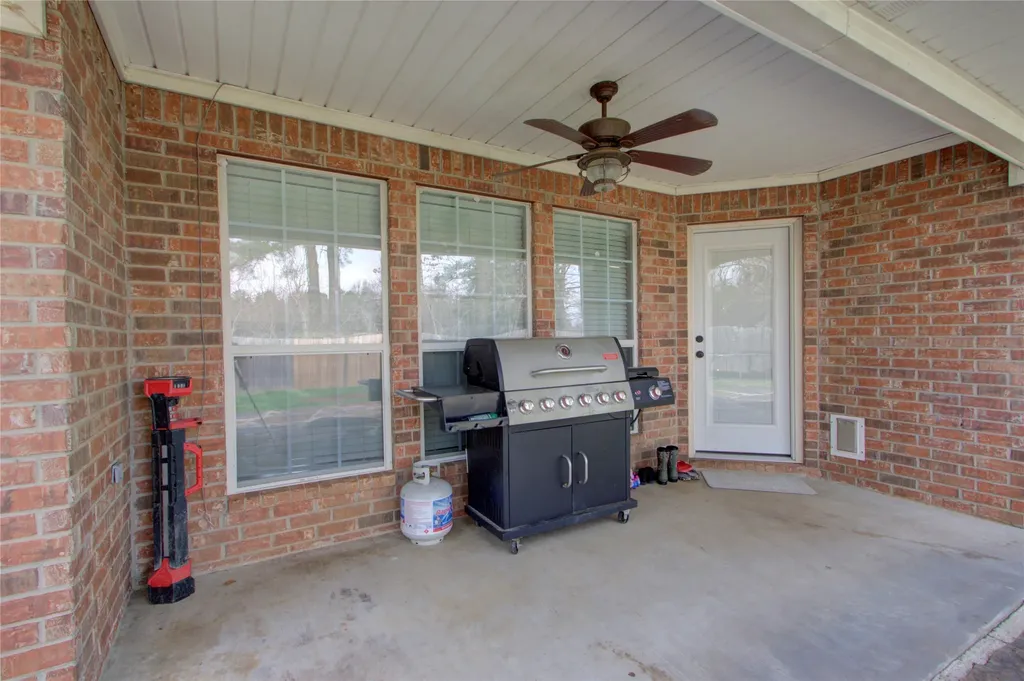 122 Corley Circle Wake Village TX 75501