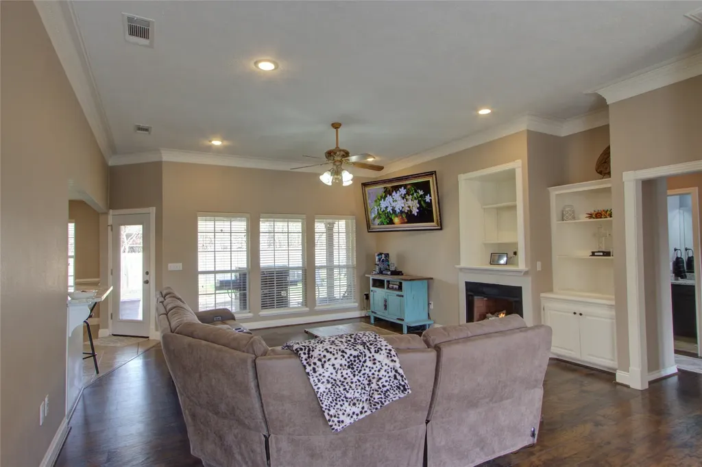 122 Corley Circle Wake Village TX 75501