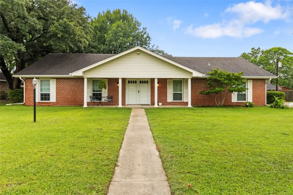 4 Circle . Drive Teague TX 75860
