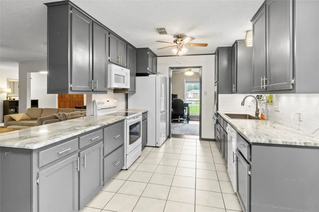 4 Circle . Drive Teague TX 75860