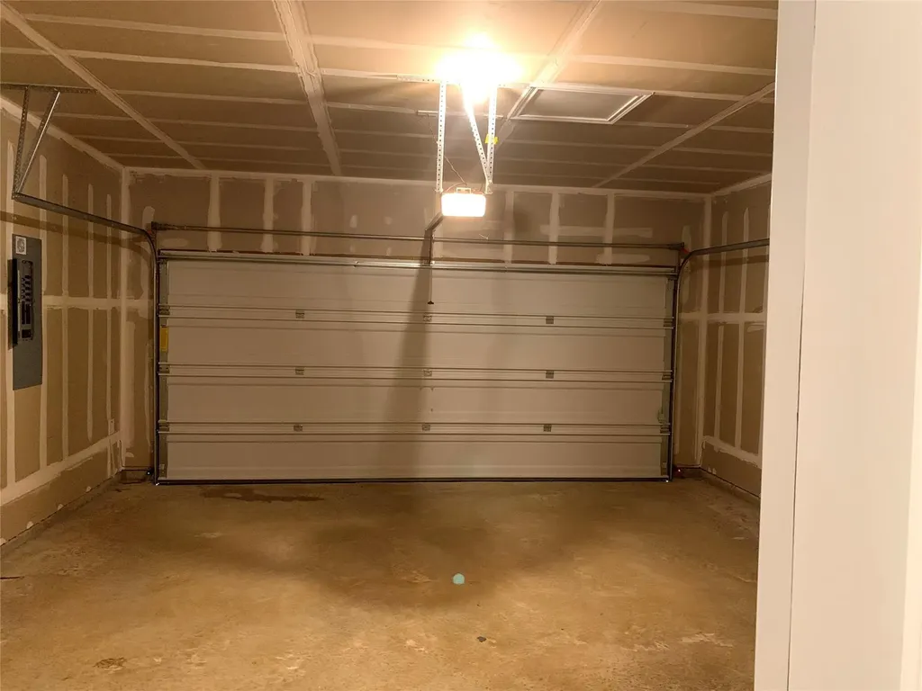 407 Milverton Drive Fort Worth TX 76036