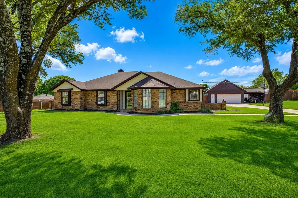 2721 N Hills Terrace Keene TX 76031