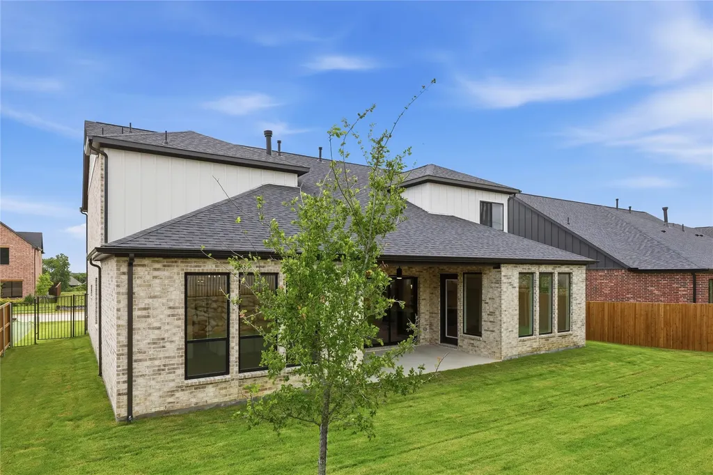 8421 Witt Street North Richland Hills TX 76182
