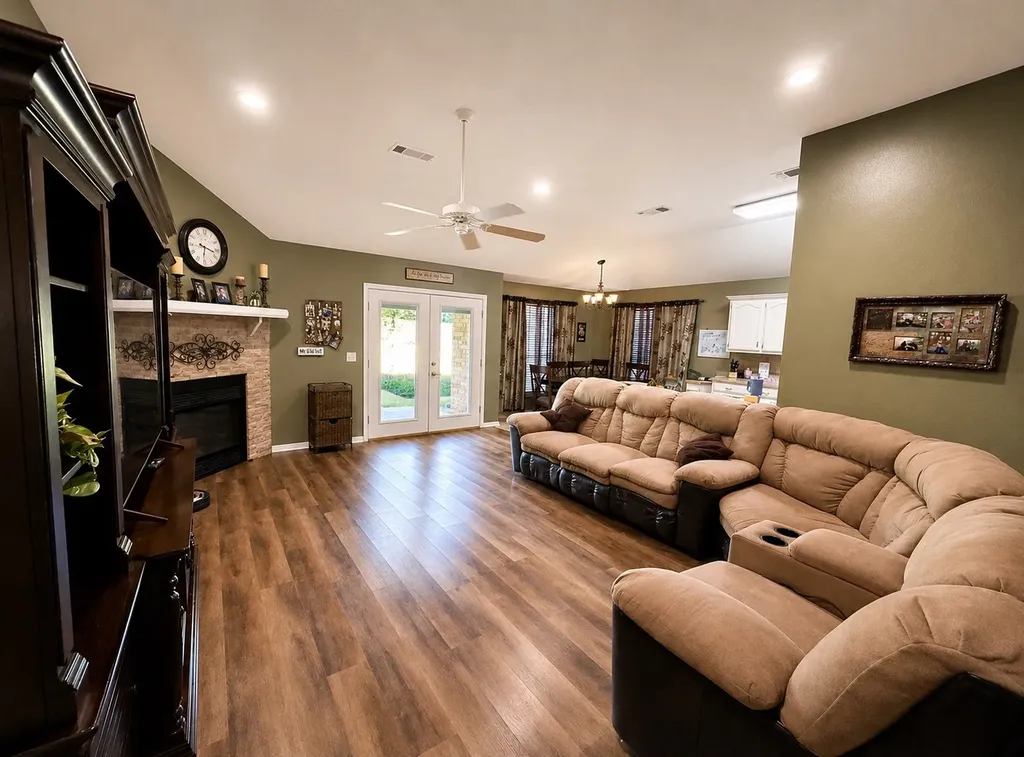 187 Sandy Reno TX 75462